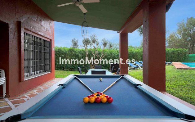 Resale - Villa - Marbella - Elviria