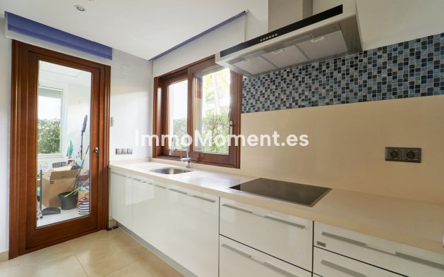 Wiederverkauf - Wohnung - Estepona  - Estepona Centro