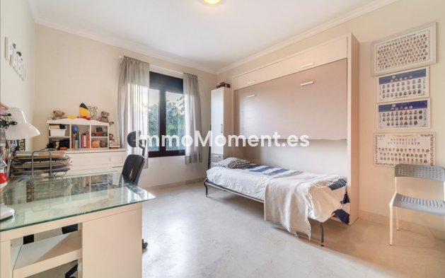 Reventa - Villa - Estepona  - Estepona Centro