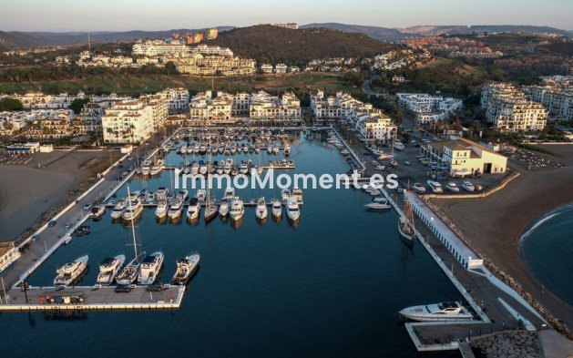 Resale - Apartment - Manilva - La Duquesa