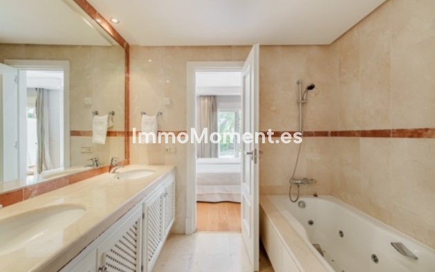 Revente - Maison mitoyenne - Estepona  - Estepona Centro