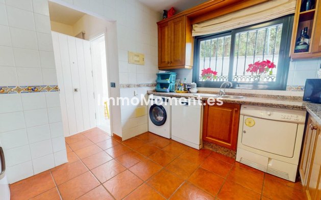 Resale - Villa - Benahavís - Benahavís Centro