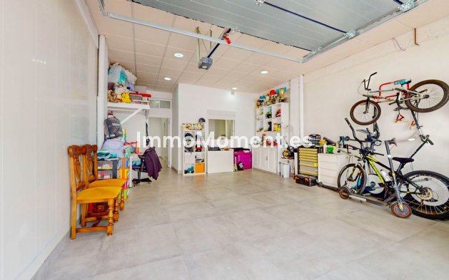 Resale - Villa - Benahavís - Benahavís Centro