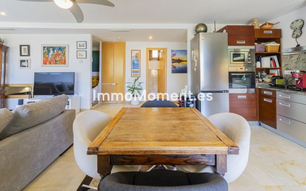 Resale - Apartment - Marbella - Altos de los Monteros