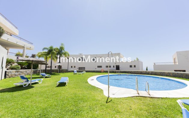 Resale - Apartment - Marbella - Altos de los Monteros