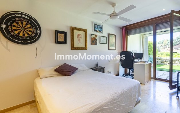 Resale - Apartment - Marbella - Altos de los Monteros