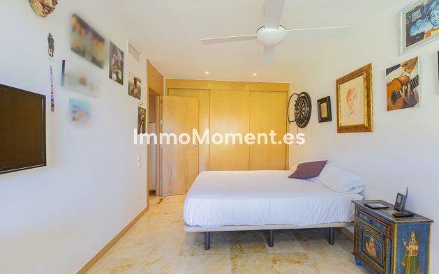 Resale - Apartment - Marbella - Altos de los Monteros