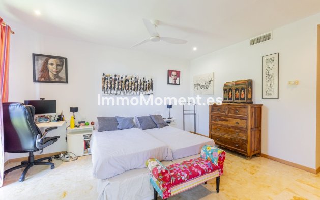 Resale - Apartment - Marbella - Altos de los Monteros