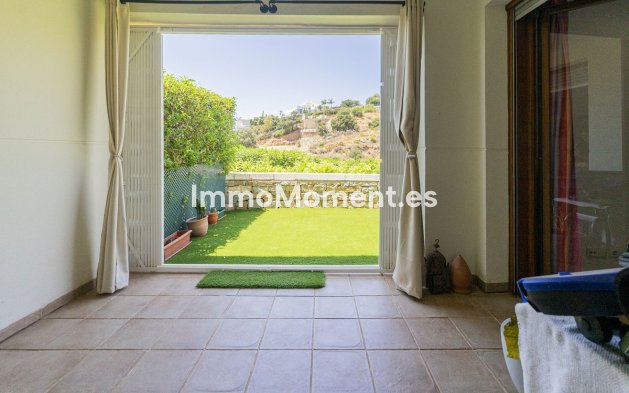 Resale - Apartment - Marbella - Altos de los Monteros