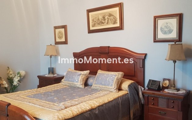 Resale - Villa - Marbella - Nueva Andalucía