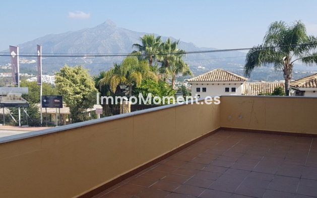 Resale - Villa - Marbella - Nueva Andalucía