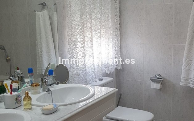 Resale - Villa - Marbella - Nueva Andalucía