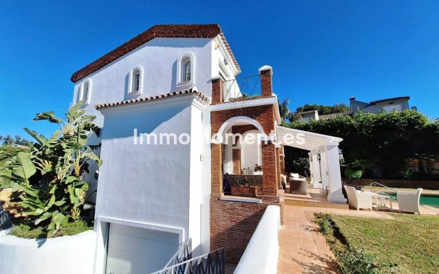 Resale - Villa - Marbella - Puerto Banús