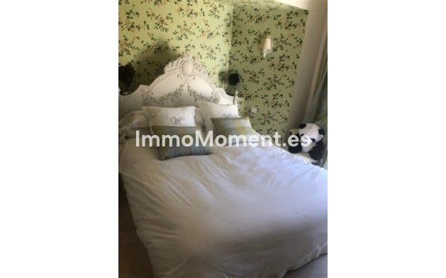 Resale - Villa - Marbella - Puerto Banús