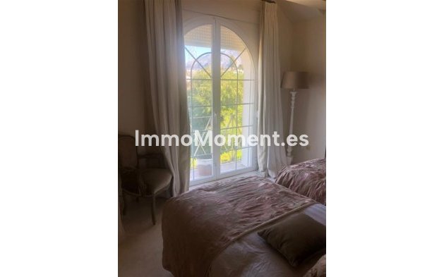 Resale - Villa - Marbella - Puerto Banús