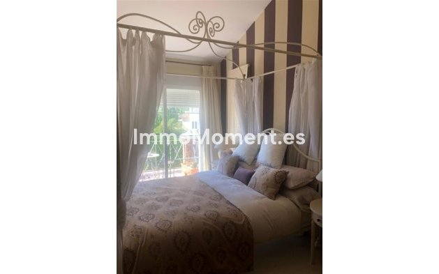 Resale - Villa - Marbella - Puerto Banús