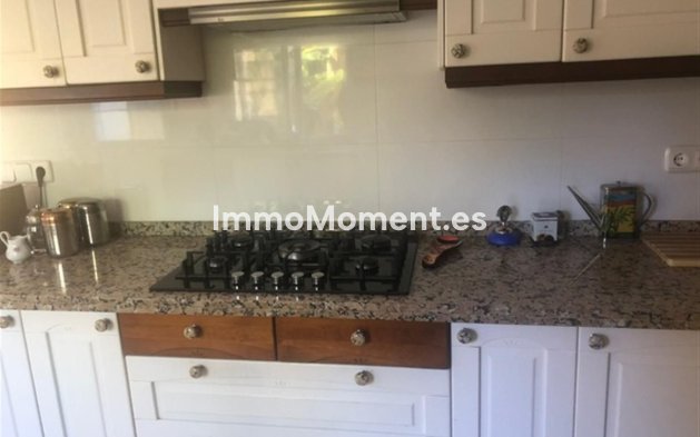 Resale - Villa - Marbella - Puerto Banús