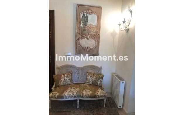 Resale - Villa - Marbella - Puerto Banús