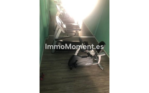 Resale - Villa - Marbella - Puerto Banús