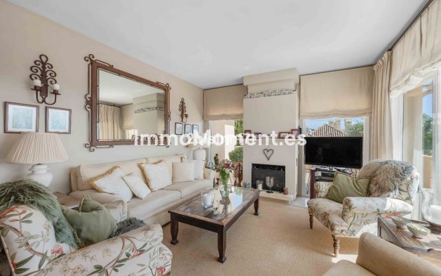 Resale - Apartment - Marbella - Elviria