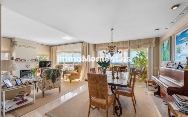 Resale - Apartment - Marbella - Elviria