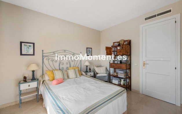 Resale - Apartment - Marbella - Elviria