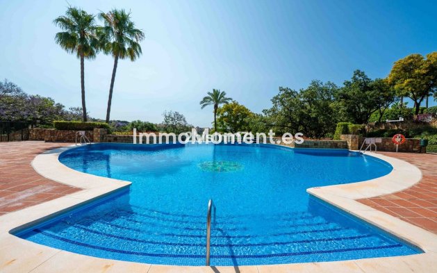 Resale - Apartment - Marbella - Elviria