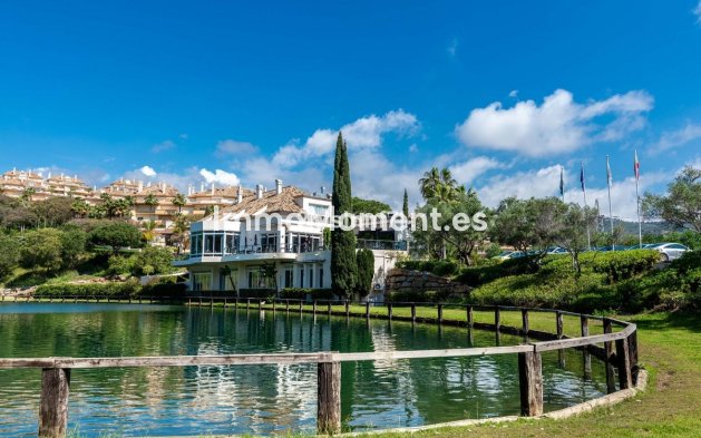 Resale - Apartment - Marbella - Elviria