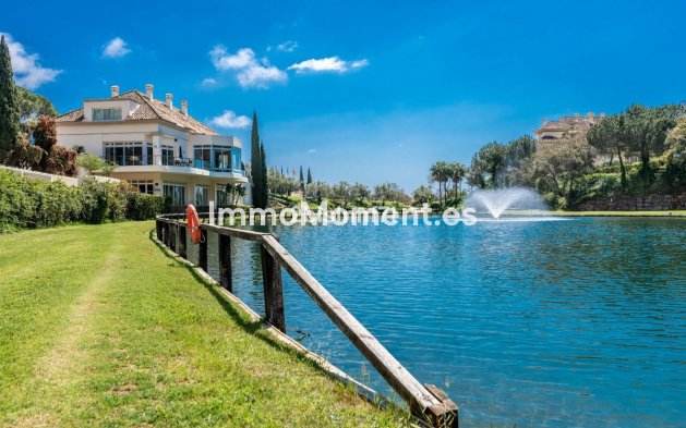 Resale - Apartment - Marbella - Elviria