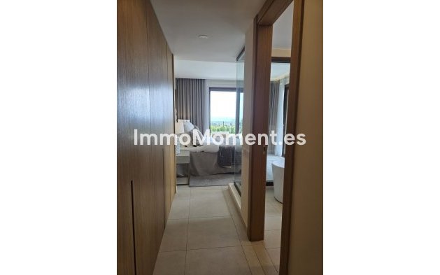Resale - Apartment - Benahavís - Benahavís Centro