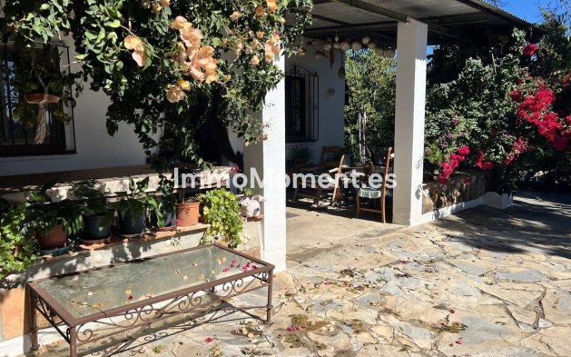 Resale - Country house - Estepona - New Golden Mile