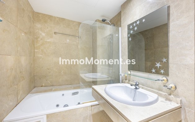 Resale - Apartment - Manilva - La Duquesa
