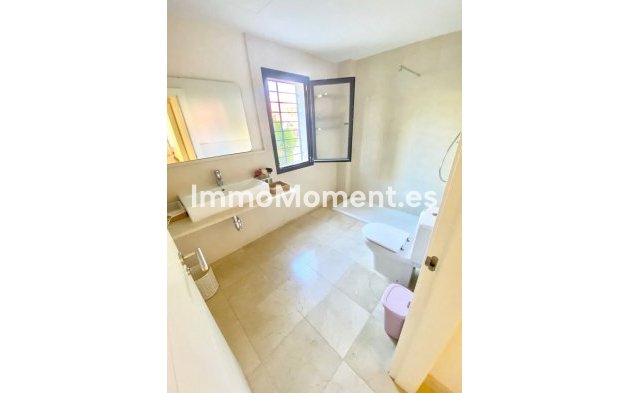 Resale - Apartment - Benahavís