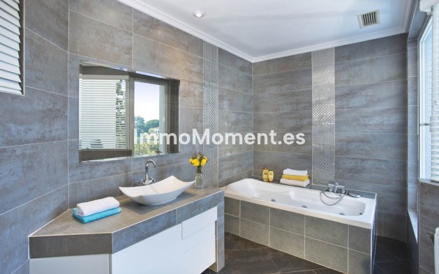 Reventa - Villa - Marbella - Elviria