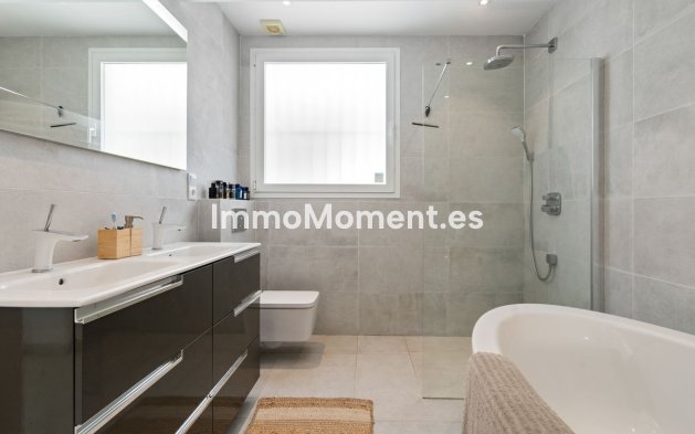 Wiederverkauf - Villa - Marbella - Marbesa