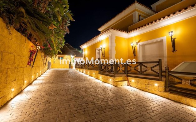 Resale - Detached villa - Sotogrande