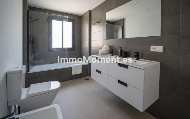 Wiederverkauf - Villa - Estepona  - Cancelada