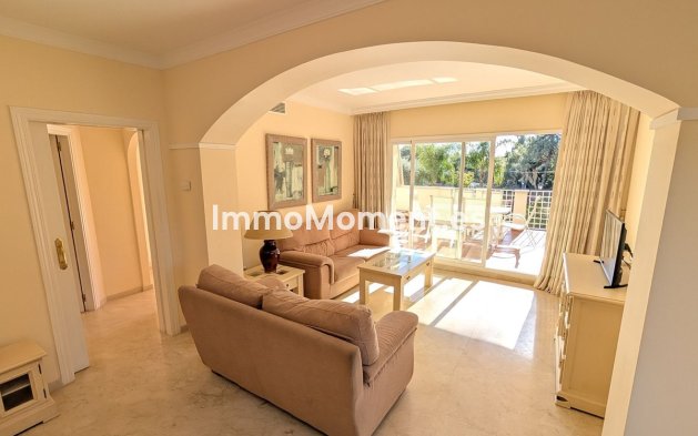 Resale - Apartment - Marbella - Elviria