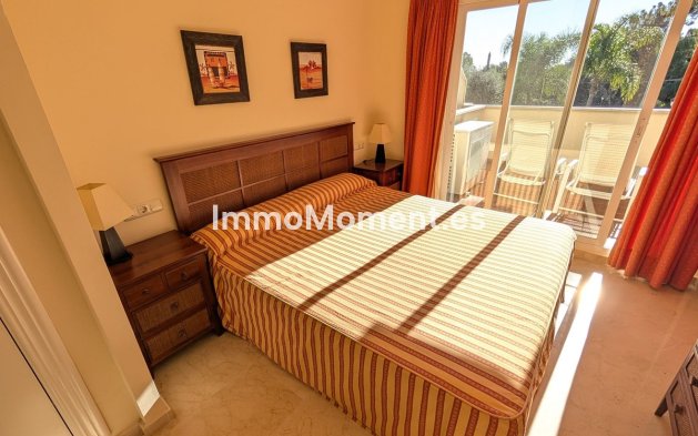 Resale - Apartment - Marbella - Elviria