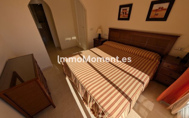 Resale - Apartment - Marbella - Elviria