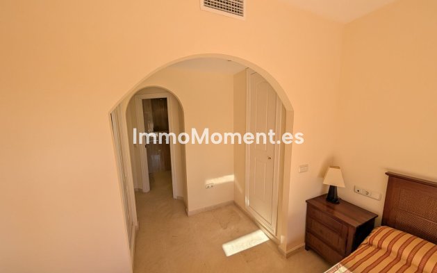 Resale - Apartment - Marbella - Elviria