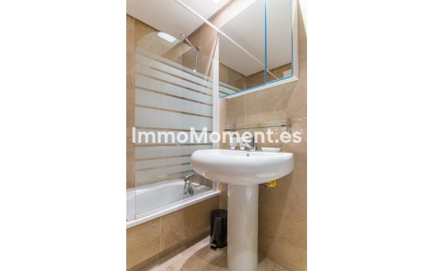 Resale - Apartment - Manilva - La Duquesa