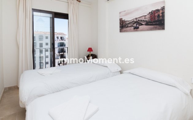 Resale - Apartment - Manilva - La Duquesa