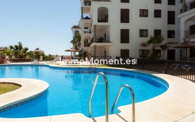 Resale - Apartment - Manilva - La Duquesa