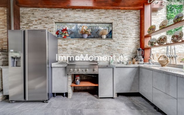 Wiederverkauf - Villa - Marbella - Artola