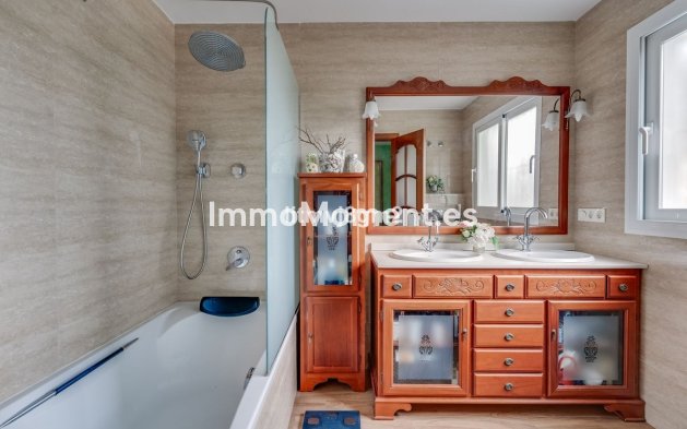 Wiederverkauf - Villa - Marbella - Artola