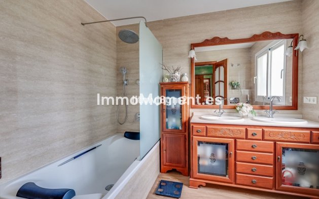 Wiederverkauf - Villa - Marbella - Artola