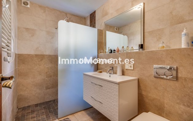 Wiederverkauf - Villa - Marbella - Artola