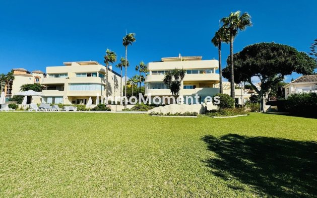 Resale - Apartment - Marbella - Elviria