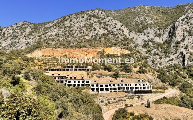 Reventa - Parcela - Interior  - Istán
